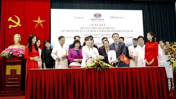 Lễ ký kết hợp tác của Bệnh viện K với 2 tập đoàn lớn của Hàn Quốc trong việc nâng cao chất lượng điều trị bệnh ung thư