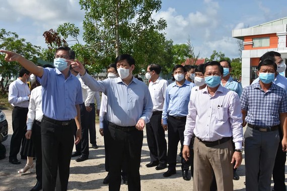 Bộ trưởng Bộ Y tế và đoàn công tác kiểm tra phòng, chống dịch Covid-19 tại Kiên Giang