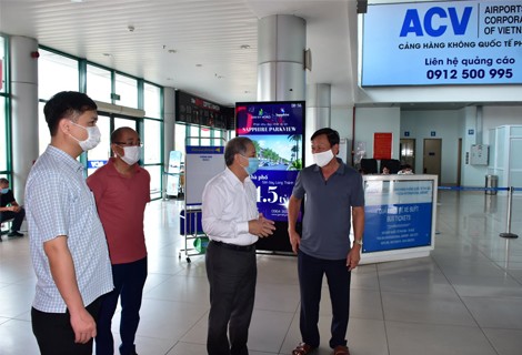 Lãnh đạo tỉnh Thừa Thiên - Huế kiểm tra công tác phòng chống dịch bệnh Covid-19 tại khu vực sân bay Phú Bài