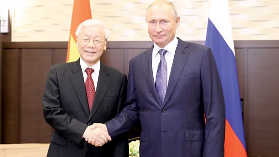 Tổng thống Liên bang Nga Vladimir Putin cùng Tổng Bí thư Nguyễn Phú Trọng                                                . Ảnh: TTXVN