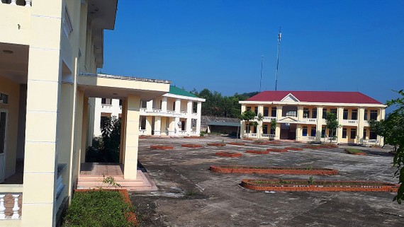 Cơ sở Trường THCS Hương Quang bỏ hoang không sử dụng  trong nhiều năm