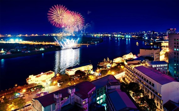  Dịp quốc khánh 2-9 năm nay, thực khách có dịp ngắm pháo hoa tại TPHCM từ các khách sạn tại trung tâm của Saigontourist