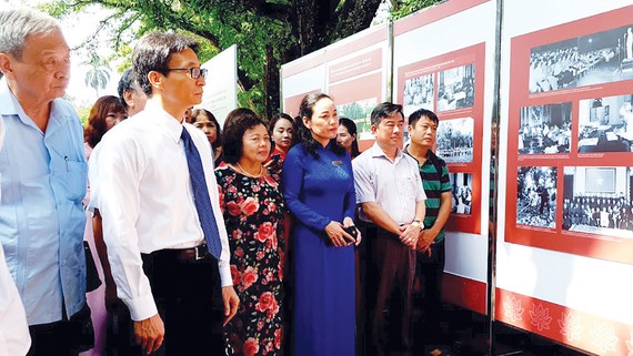 Phó Thủ tướng Vũ Đức Đam dự khai mạc triển lãm 50 năm  bảo tồn và phát huy giá trị Khu Di tích Chủ tịch Hồ Chí Minh tại Phủ Chủ tịch
