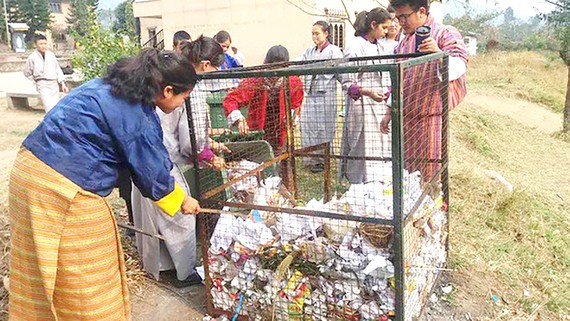 Một chiến dịch dọn rác tình nguyện ở Bhutan