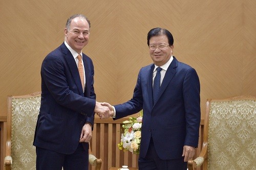  Phó Thủ tướng Trịnh Đình Dũng và ông Scott Kicker, Tổng Giám đốc Công ty Gen X Energy. Ảnh: VGP