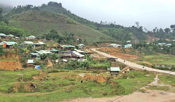 Nhiều khu vực bị sạt lở của huyện Nam Trà My được chính quyền địa phương tập trung giải quyết để đảm bảo người dân yên tâm đón tết