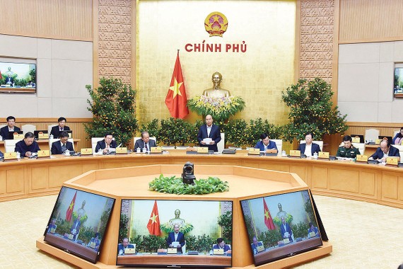 Thủ tướng Nguyễn Xuân Phúc phát biểu tại phiên họp.  Ảnh: VIẾT CHUNG