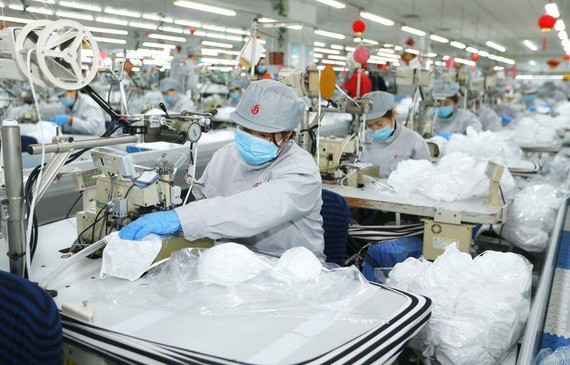 Trung Quốc tăng cường sản xuất thiết bị y tế để ứng phó với Covid-19