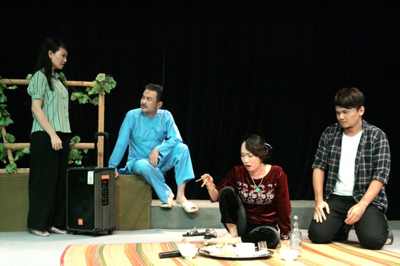 Tía ơi, con lấy chồng - vở kịch từng thu hút khán giả trên Sân khấu 5B Võ Văn Tần