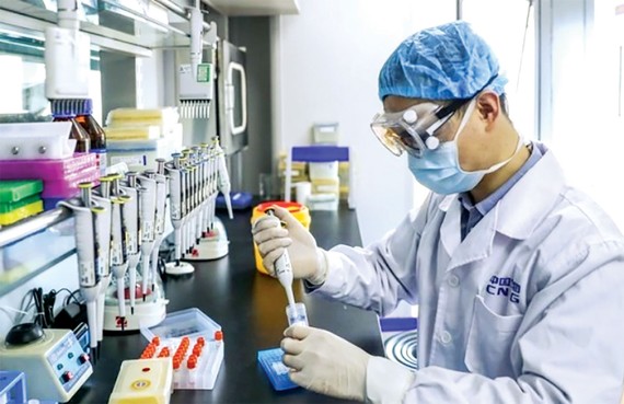 Thử nghiệm vaccine phòng ngừa Covid-19 ở Trung Quốc. Ảnh: THX