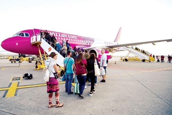 Khách đi chuyến bay của hãng hàng không Wizz Air, Hungary