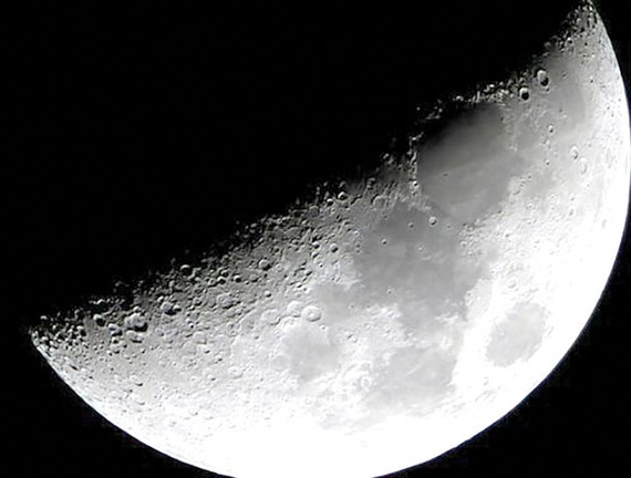 NASA tìm công ty hợp tác khai thác Mặt Trăng 