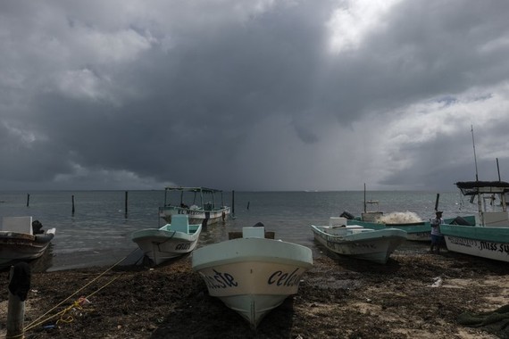 Bão Delta đổ bộ vào bang Quintana Roo và Yucatan, Đông Nam Mexico. Ảnh: AP