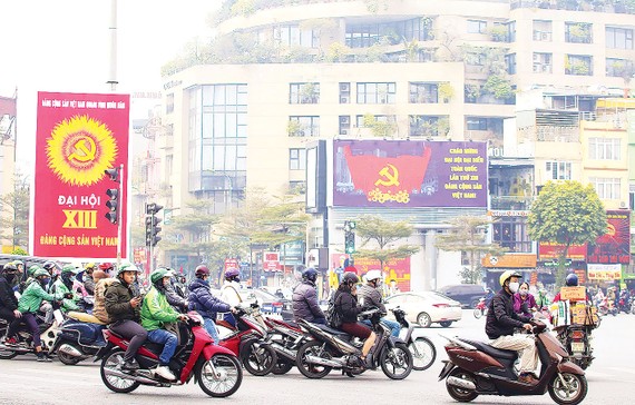 Đường phố Thủ đô Hà Nội trước ngày khai mạc Đại hội lần thứ XIII của Đảng