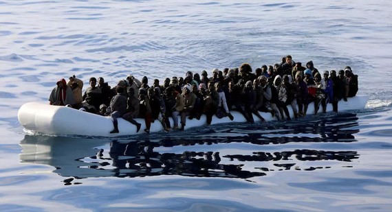Di dân được tuần duyên Libya cứu vớt trên Địa Trung Hải. Nguồn: REUTERS