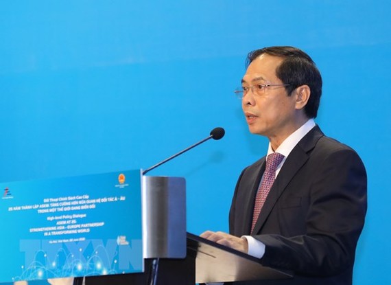 Bộ trưởng Bộ Ngoại giao Bùi Thanh Sơn phát biểu khai mạc. Ảnh: TTXVN