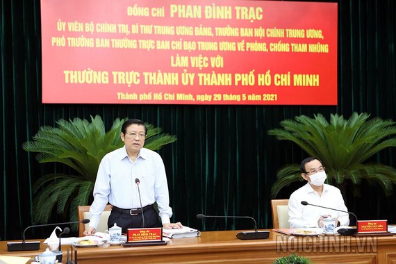 Đồng chí Phan Đình Trạc, Ủy viên Bộ Chính trị,  Bí thư Trung ương Đảng, Trưởng Ban Nội chính Trung ương, làm việc với TPHCM về phòng chống tham nhũng. Ảnh: Ban Nội chính Trung ương