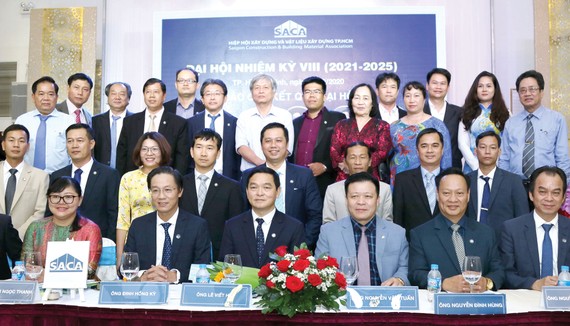 Ban chấp hành nhiệm kỳ VIII (2021-2025) của SACA trong buổi lễ ra mắt, ông Lê Viết Hải - Chủ tịch Hiệp hội (Hàng thứ nhất, người thứ ba từ trái sang)