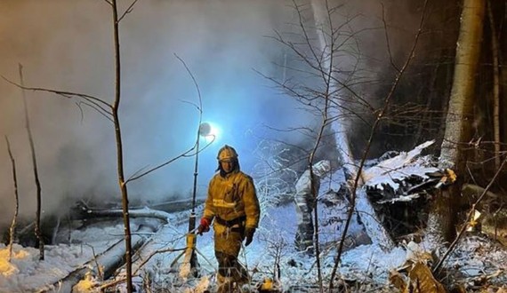 Hiện trường vụ máy bay vận tải An-12 rơi  ở vùng Irkutsk, phía Đông Siberia của Nga. Ảnh: REUTERS