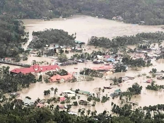 Thị trấn Loboc, tỉnh Bohol thuộc vùng Trung Visayas sau khi bão RAI tràn qua. Nguồn: PWS