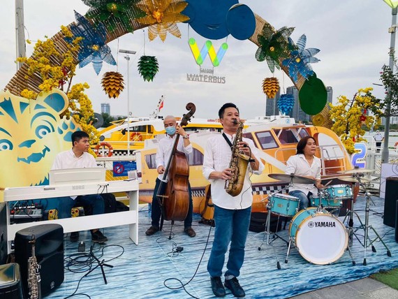  Chương trình âm nhạc đường phố  “Có hẹn với Sài Gòn” sẽ diễn ra  tại Bến Bạch Đằng (TPHCM) vào dịp lễ 30-4, 1-5