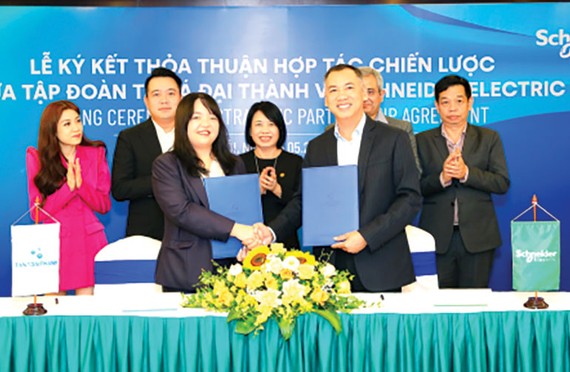 Schneider Electric Việt Nam và Tân Á Đại Thành xây dựng giải pháp Khu đô thị thông minh