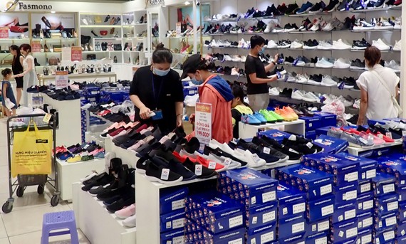 Hệ thống Aeon Mall giúp doanh nghiệp xuất nhập khẩu  hàng hóa FDI dễ dàng đưa sản phẩm đến tay người tiêu dùng  Ảnh: HOÀNG HÙNG