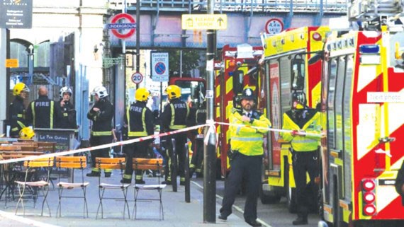 Hiện trường vụ đánh bom tàu điện ngầm tại nhà ga Parsons Green ở thủ đô London hôm 15-9