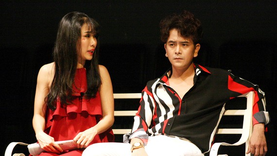 Một cảnh trong vở kịch Đẹp bất chấp của sân khấu 5B Võ Văn Tần