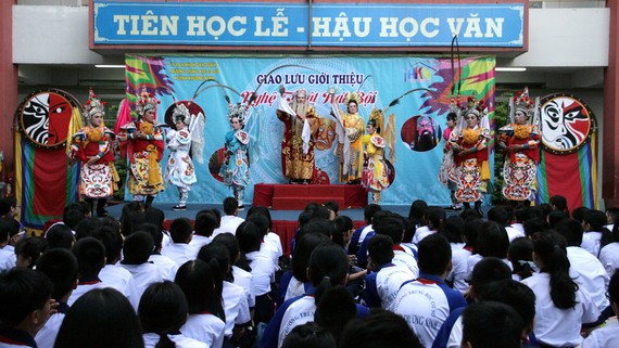 Chương trình sân khấu học đường tại Trường THCS Huỳnh Khương Ninh
