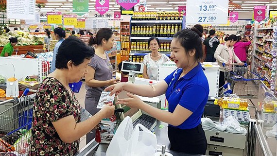 Tặng quà tết cho khách hàng là chương trình thường niên  của nhà bán lẻ Saigon Co.op