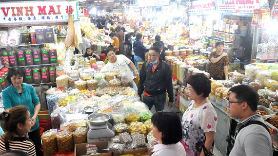 Hàng hóa dồi dào tại chợ An Đông (ảnh chụp ngày 25-12-2019). Ảnh: ĐỨC THIỆN