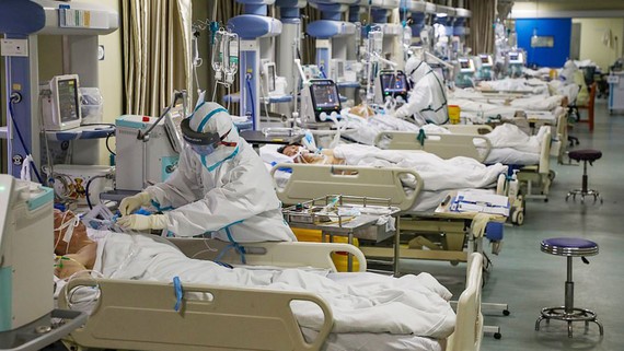 Số ca tử vong do virus Corona tại Trung Quốc vượt 1.000 người. Ảnh: EPA