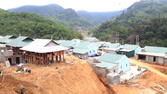 Xây dựng khu tái định cư cho dân bản Sa Ná (xã Na Mèo, huyện Quan Sơn, Thanh Hóa) 