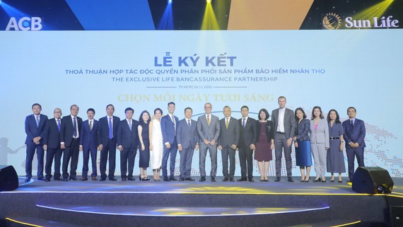 ACB và Sun Life Việt Nam công bố thỏa thuận hợp tác độc quyền 15 năm