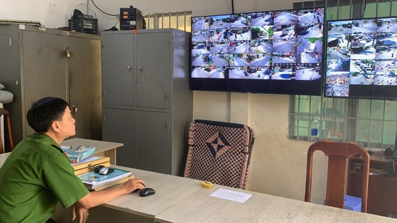 Lực lượng Công an phường Tam Bình, TP Thủ Đức (TPHCM)  giám sát thông qua camera an ninh 