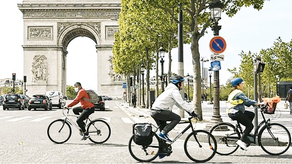 Xe đạp được sử dụng phổ biến tại Paris (Pháp)