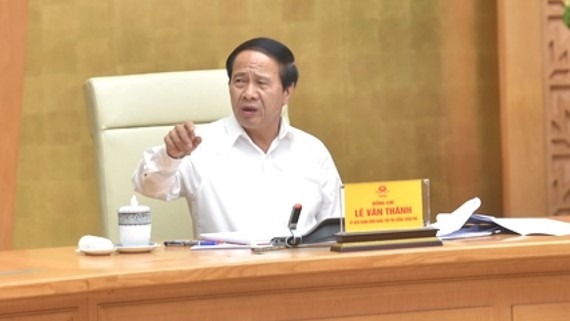 Phó Thủ tướng Lê Văn Thành phát biểu tại cuộc họp