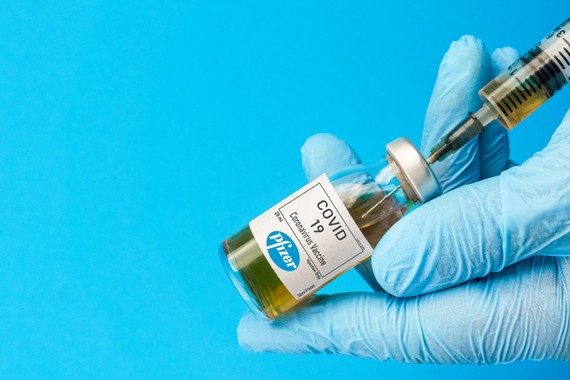 Vaccine của Pfizer và đối tác  BioNTech (Đức) phát triển là loại vaccine Covid-19 đầu tiên được phê duyệt tại Mỹ.