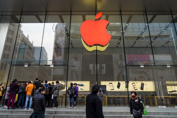 Chính phủ Trung Quốc từng 'dời' một ngọn núi để phục vụ Apple