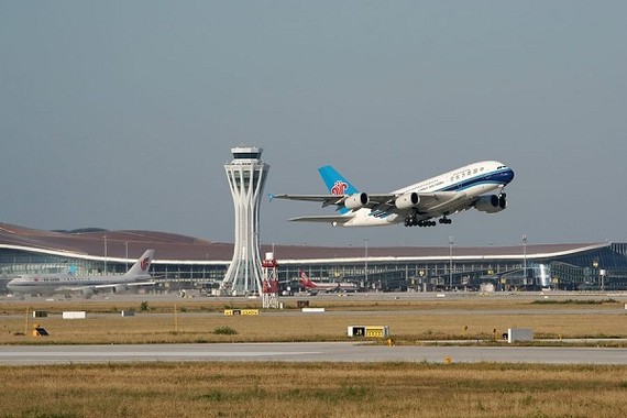 Máy bay cất cánh tại Sân bay Quốc tế Daxing ngày 25/9/2019. Ảnh: THX