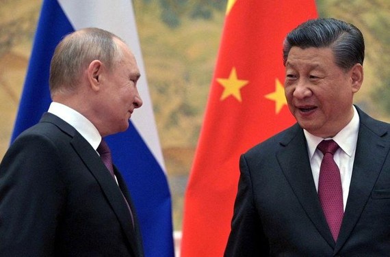 Tổng thống Nga Vladimir Putin (trái) gặp Chủ tịch Trung Quốc Tập Cận Bình tại Bắc Kinh, Trung Quốc, ngày 4/2/2022. Ảnh: Sputnik