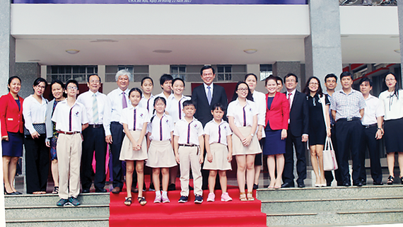 Bí thư tỉnh Bà Rịa - Vũng Tàu đến thăm Trường UKA nhân Ngày Nhà giáo Việt Nam