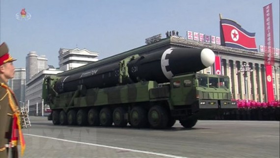 Tên lửa đạn đạo xuyên lục địa (ICBM) Hwasong-15. - Nguồn: Yonhap.
