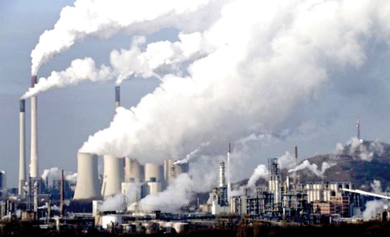 Khí thải công nghiệp là một trong những nguyên nhân dẫn đến tình trạng Trái đất ấm dần lên