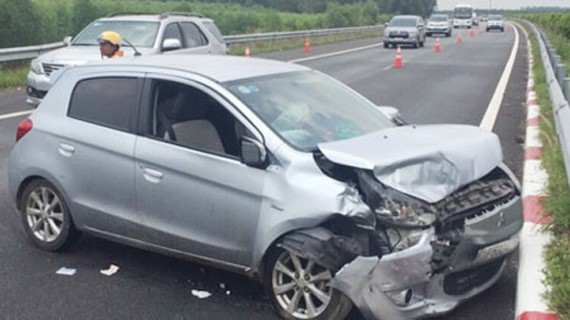 Vụ tai nạn liên hoàn giữa 3 ô tô trên cao tốc TPHCM - Long Thành - Dầu Giây vào ngày 2-5. Ảnh: Chí Phước