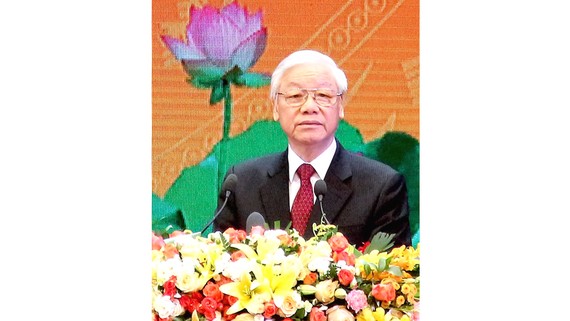 Tổng Bí thư Nguyễn Phú Trọng đọc diễn văn tại Lễ kỷ niệm 100 năm Cách mạng Tháng Mười Nga. Ảnh: LÃ ANH
