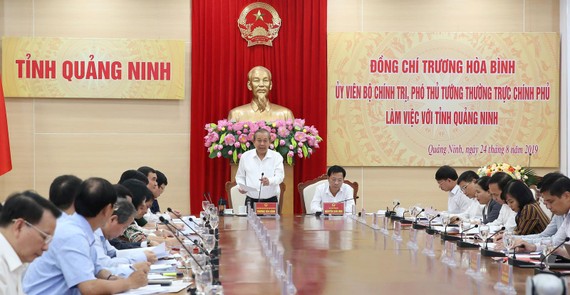 Phó Thủ tướng Trương Hòa Bình phát biểu tại buổi làm việc. Ảnh VGP