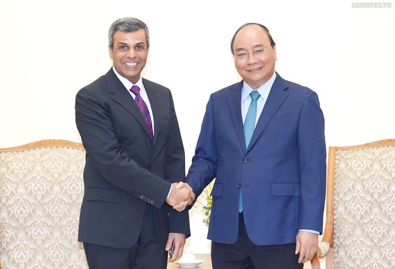 Thủ tướng Nguyễn Xuân Phúc tiếp Bộ trưởng Dầu mỏ kiêm Điện lực và nước Kuwait, ông Khaled Ali Al Fadhel. Ảnh: VGP