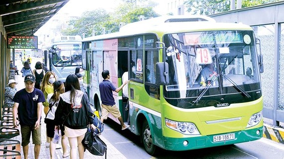 Vận tải hành khách công cộng mới đáp ứng 9,2% nhu cầu